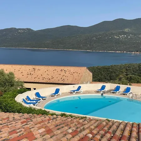 Apartment New T2 6 Pers Vue Terrasse Dans Avec Piscine